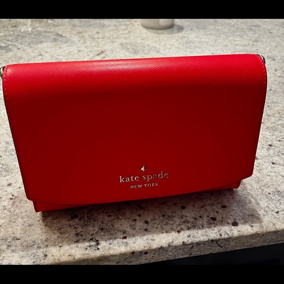 Kate Spade Carson Convertible Crossbody RED - Picture 1 of 4